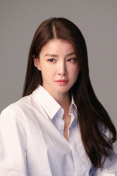 Lee Si-young