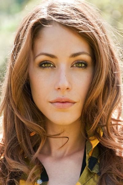 Amanda Crew